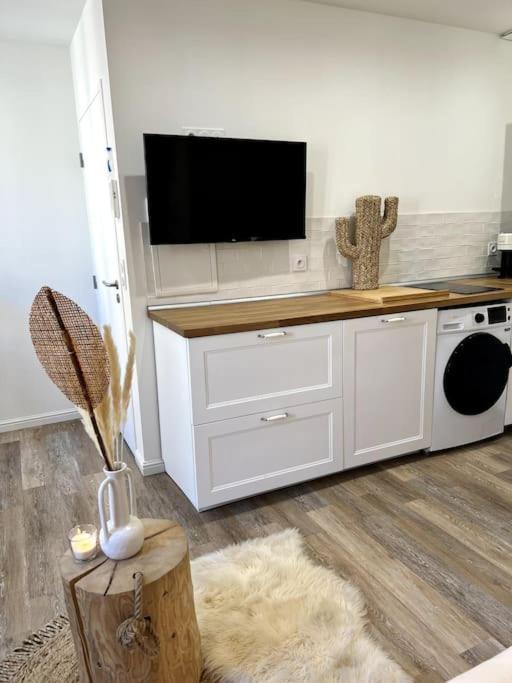 Studio 2 Neuf A 100M Des Plages Et De La Gare Saint-Raphaël Екстериор снимка