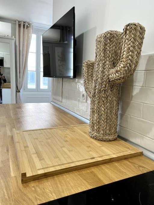 Studio 2 Neuf A 100M Des Plages Et De La Gare Saint-Raphaël Екстериор снимка