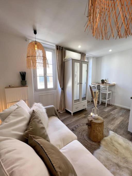 Studio 2 Neuf A 100M Des Plages Et De La Gare Saint-Raphaël Екстериор снимка