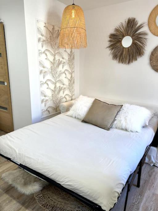 Studio 2 Neuf A 100M Des Plages Et De La Gare Saint-Raphaël Екстериор снимка